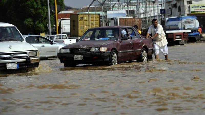 Heavy rain hits Jeddah