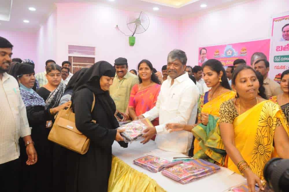 Over 15 lakh sarees to be distributed in Hyderabad