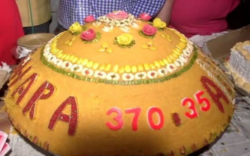 Delhi BJP chief Manoj Tiwari celebrates PM Modi's birthday at India Gate