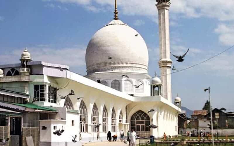 J&K: Blast at Hazratbal, several injured