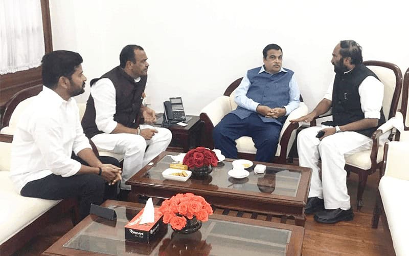Telangana Congress MPs meet Gadkari over RTC issue
