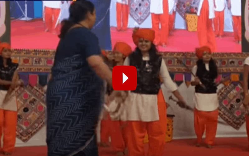 Smriti Irani performs 'Talwar Raas' at function