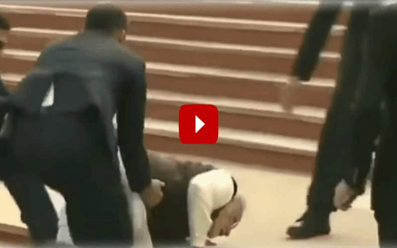 Modi misses step, falls down on stairs at Atal Ghat