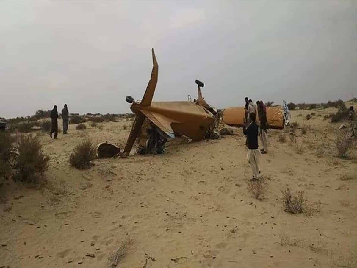 2 pilots die in Pakistan plane crash