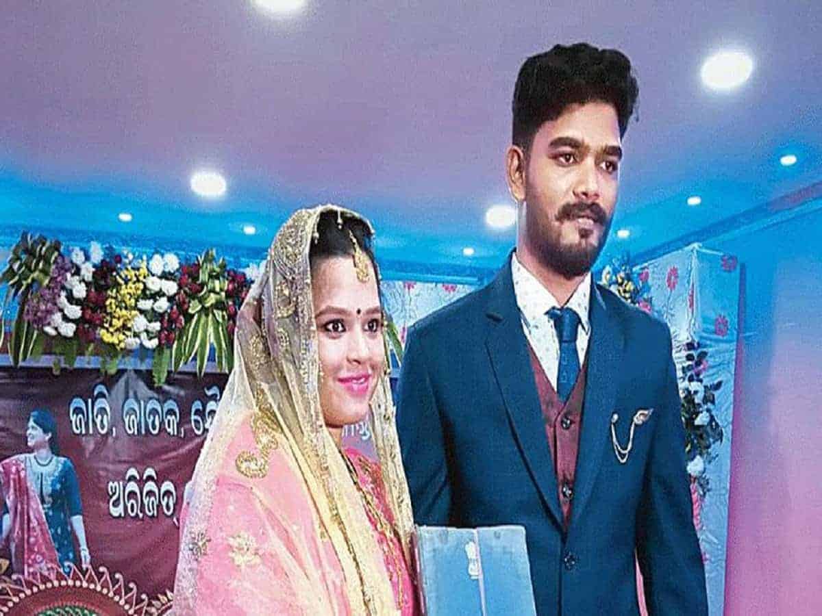 Shivalika Pradhan (25) and Arijit Mohapatra (27)