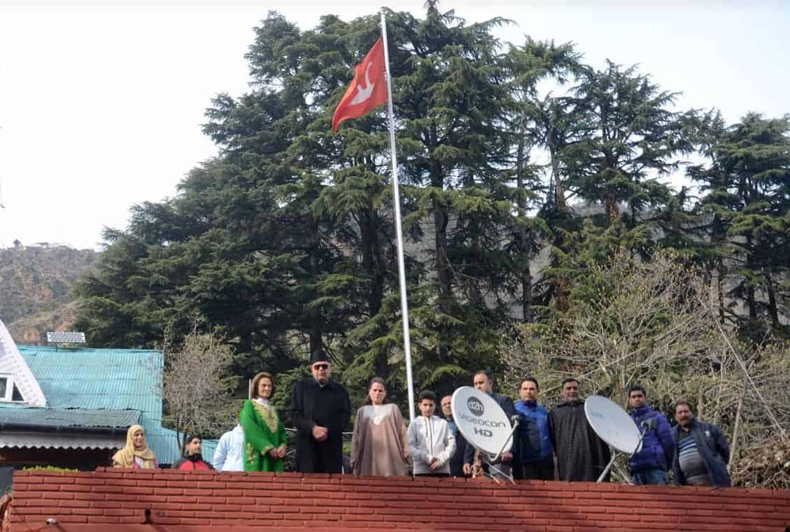 Srinagar: National Conference patron Farooq Abdullah with his wife Mollie Abdullah (L) and daughter Safiya Abdullah (R) speaks to media after his Public Safety Act (PSA) was revoked by J-K administration, at his Gupkar residence, in Srinagar, Friday, March 13, 2020. Farooq Abdullah was detained on August 5, 2019, hours before the Union government scrapped the special status of Jammu and Kashmir and bifurcated the state into two union territories.  (PTI Photo)