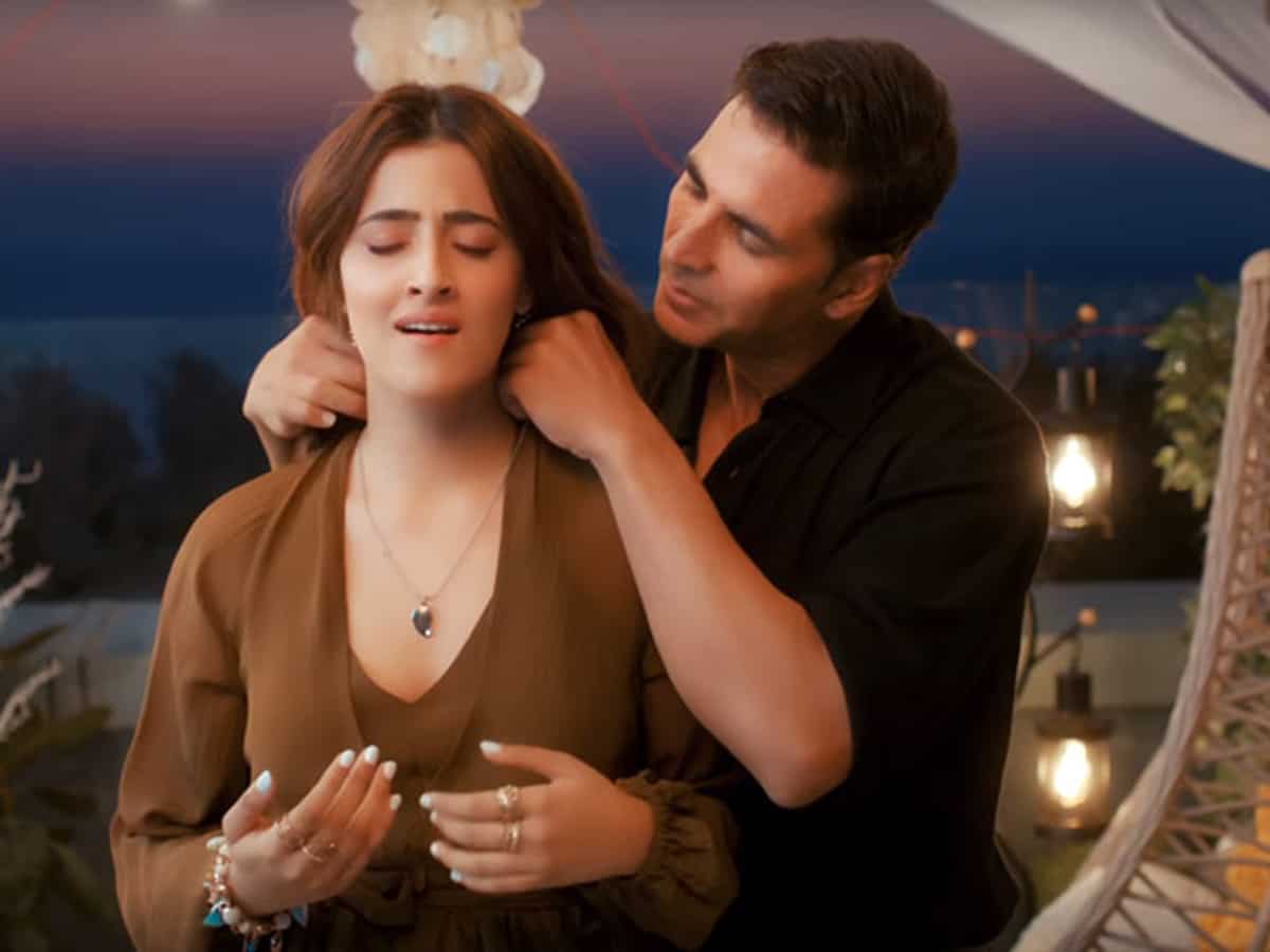 Nupur Sanon Akshay Kumar