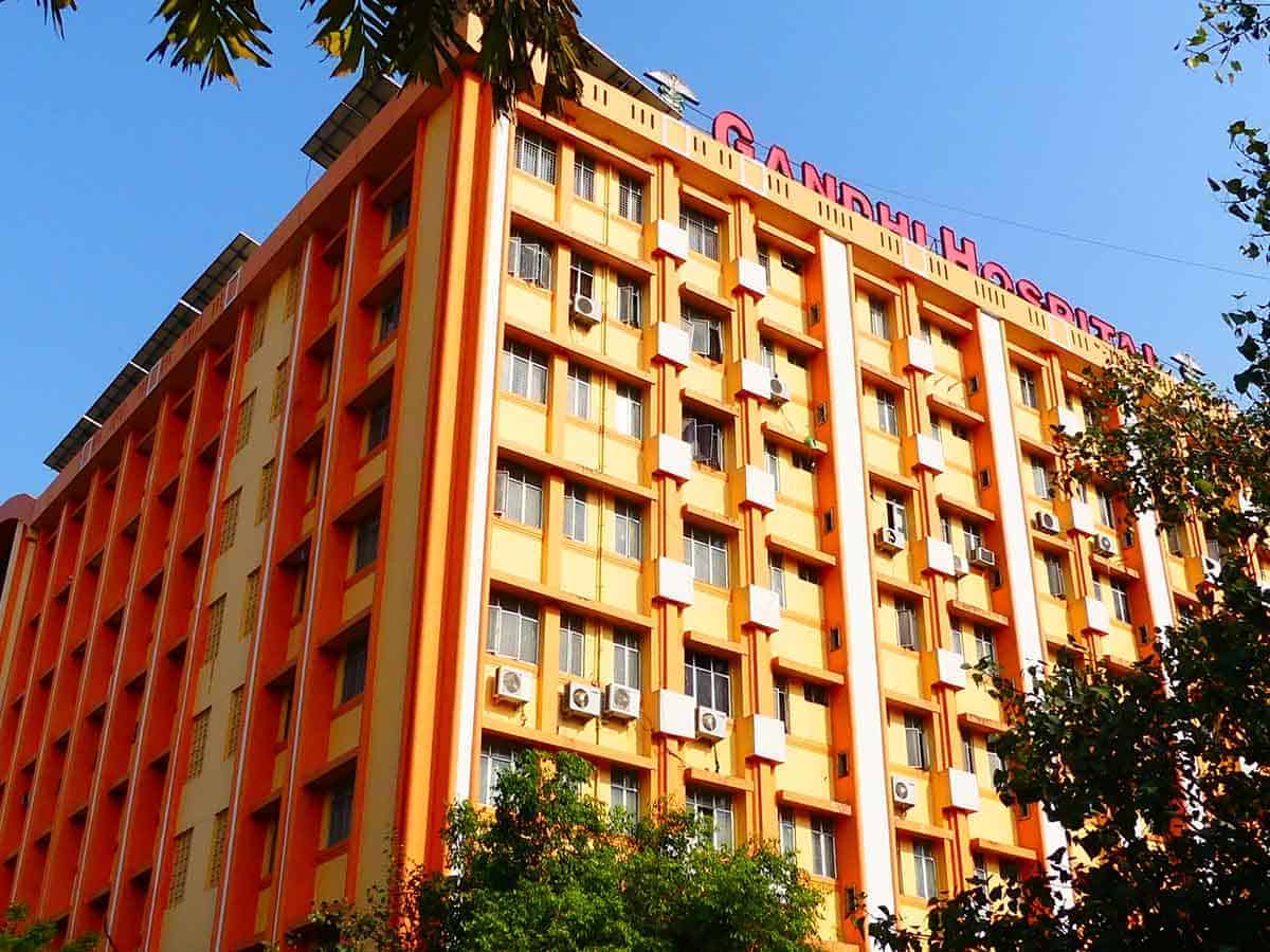 Somalian Omicron suspect tries to escape Gandhi Hospital