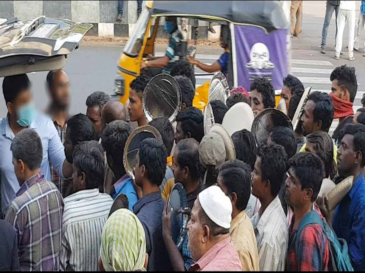 Police demand volunteers to maintain social distancing