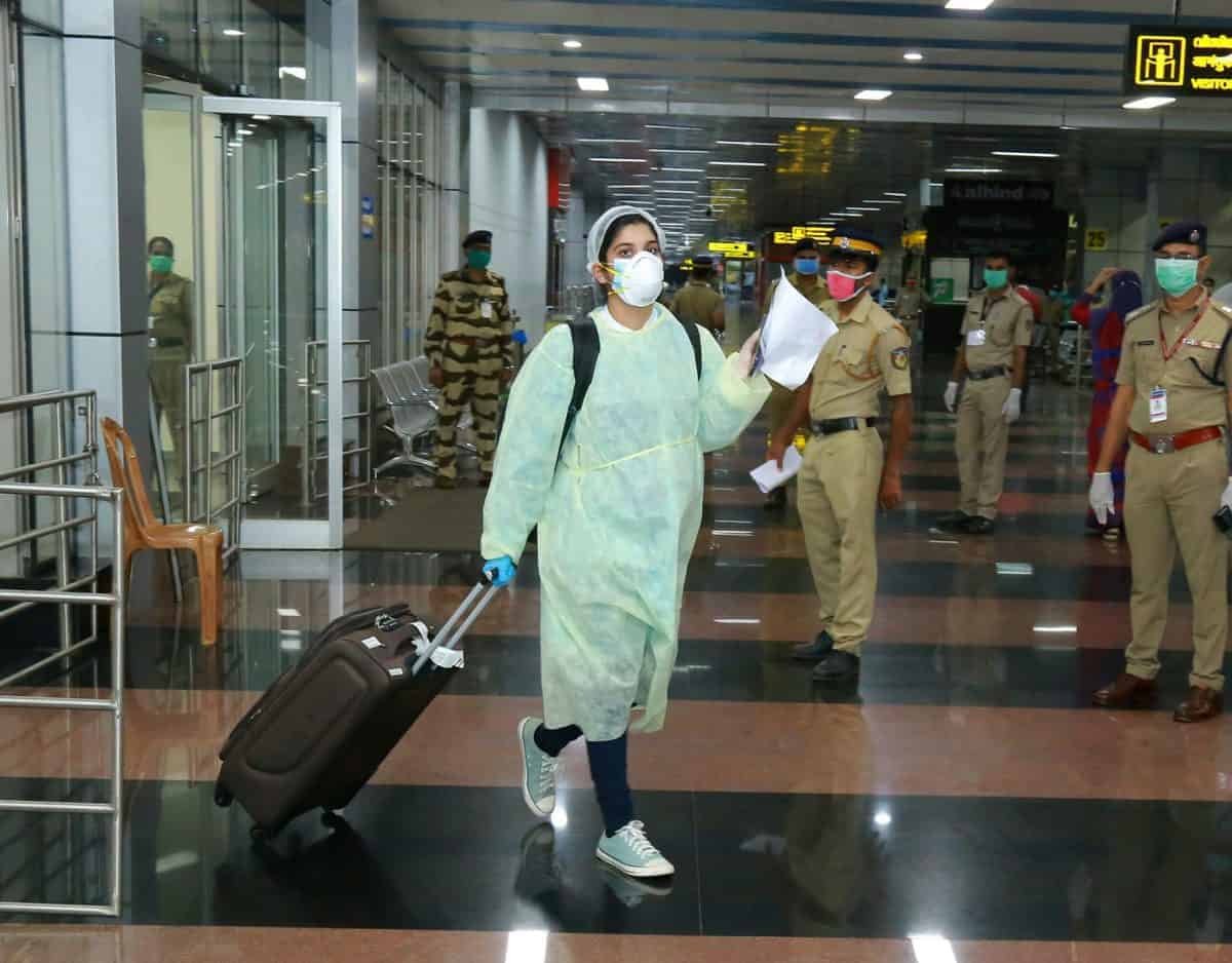 First two flights land in Kerala with stranded Indians from UAE