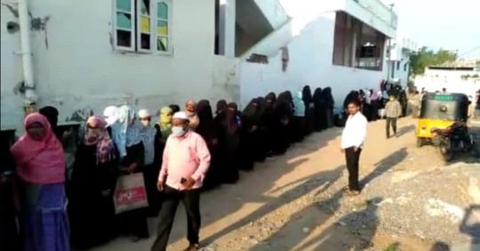 FD Khan & Co donates Rs. 500 each to lockdown-hit poor