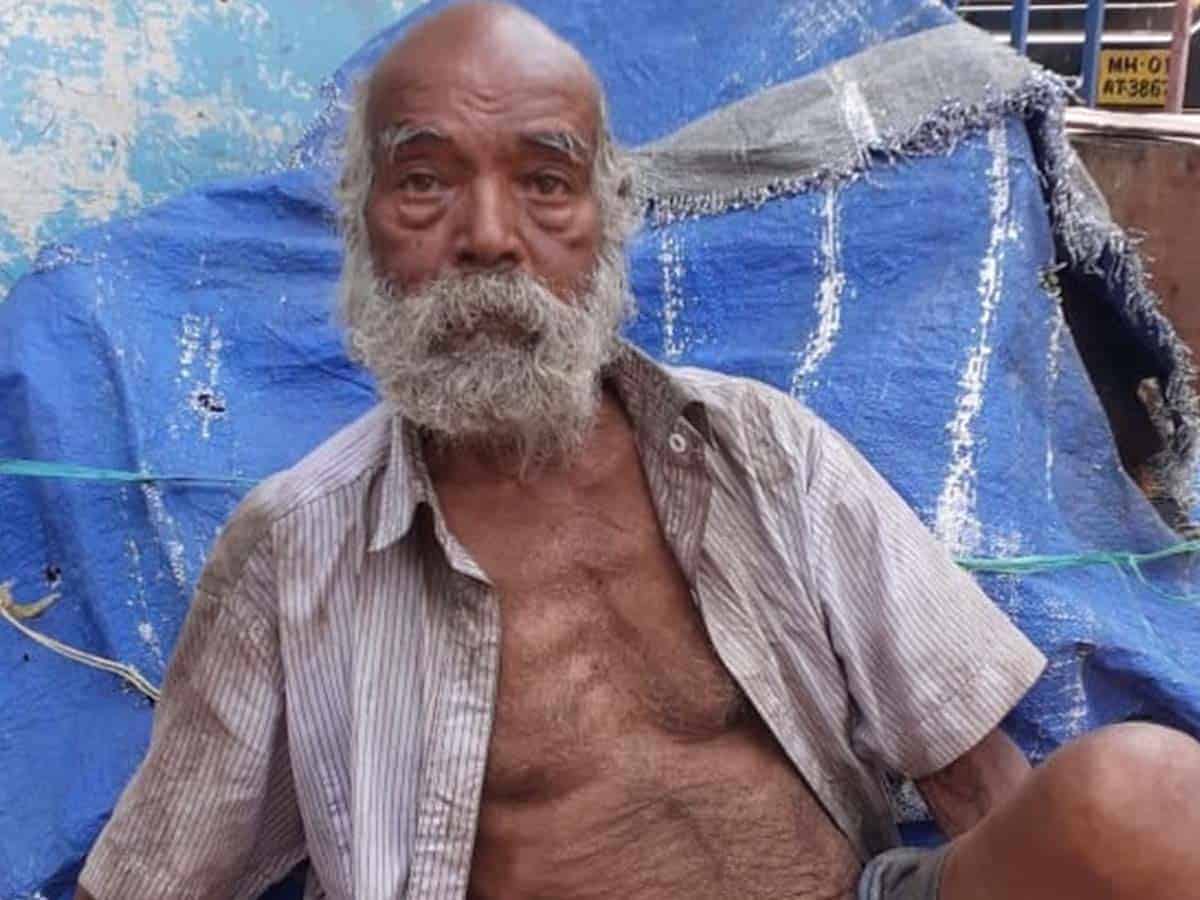 Man who identified Kasab found on pavement, reunited with family