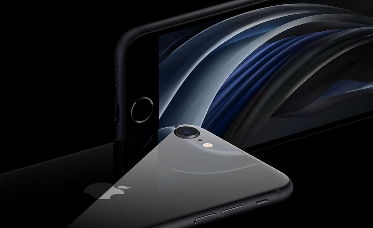 New 4.7-inch iPhone SE: Small is still beautiful, powerful too