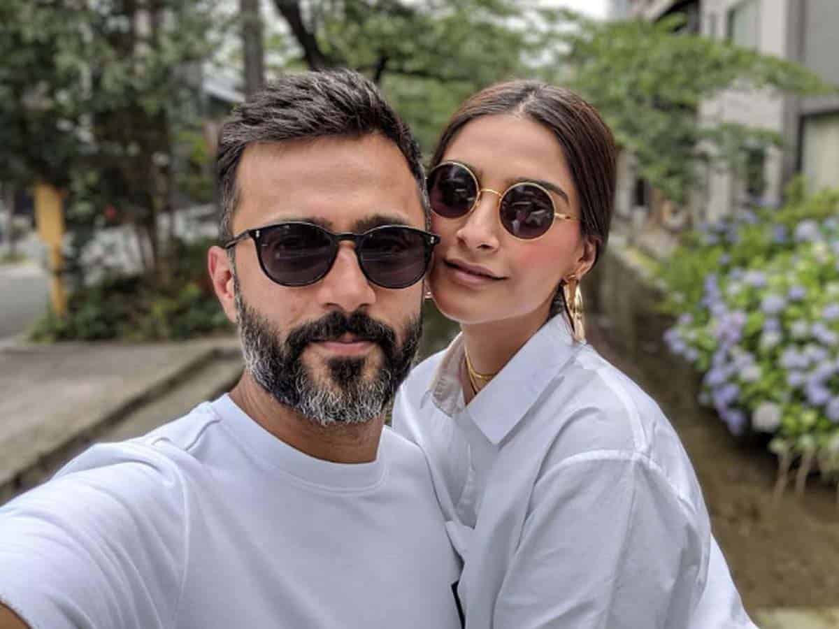 Sonam Kapoor wishes Anand Ahuja on 2nd wedding anniversary