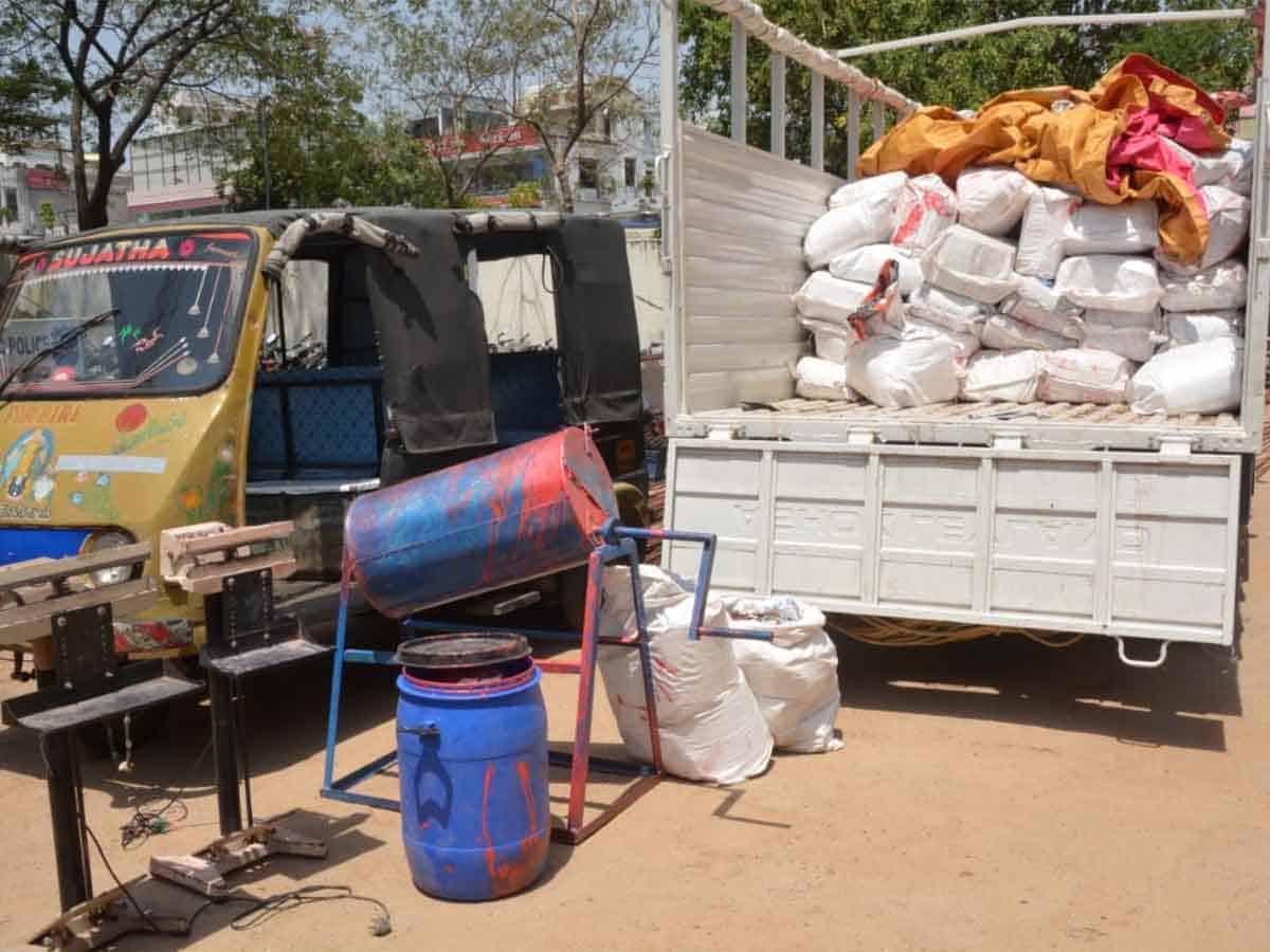Four spuriAous cotton seed sellers held police seize Rs 50 Lac
