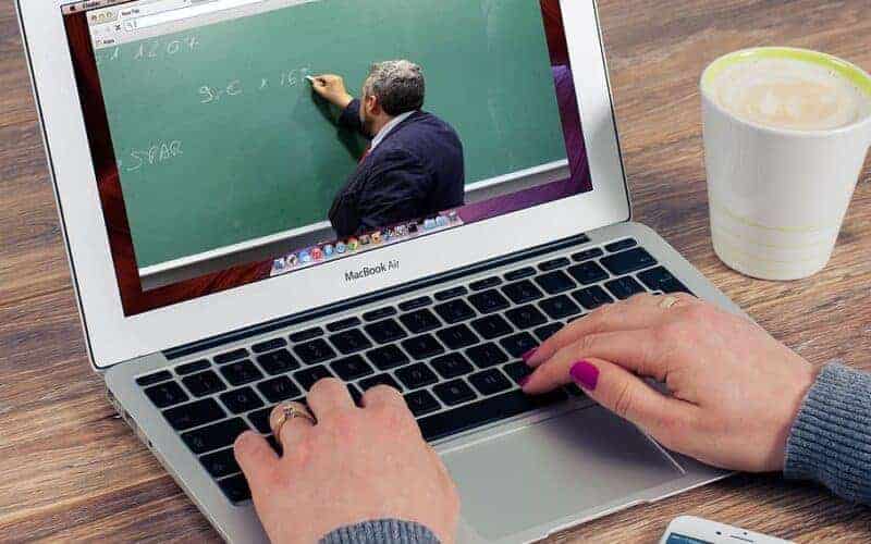 students attending online classes