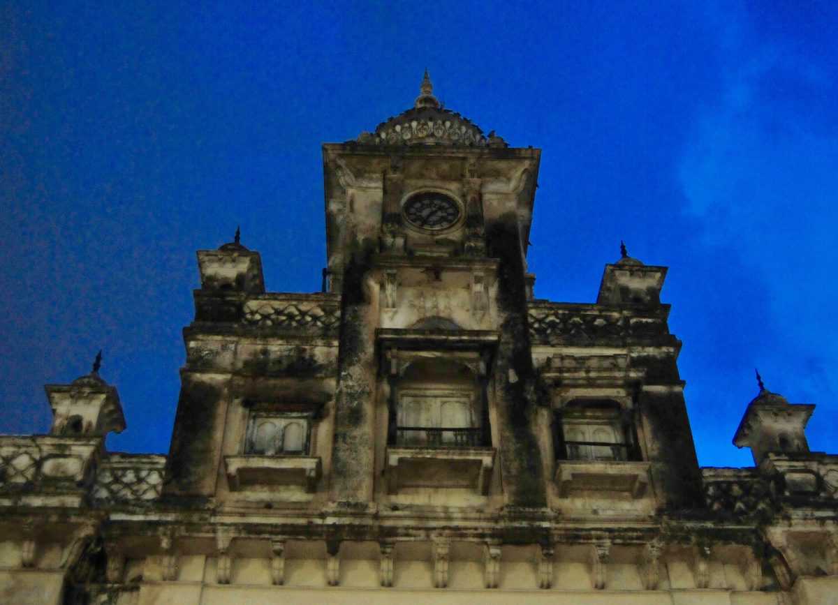 Heavy rainfall destroys Chowmahalla Palace window