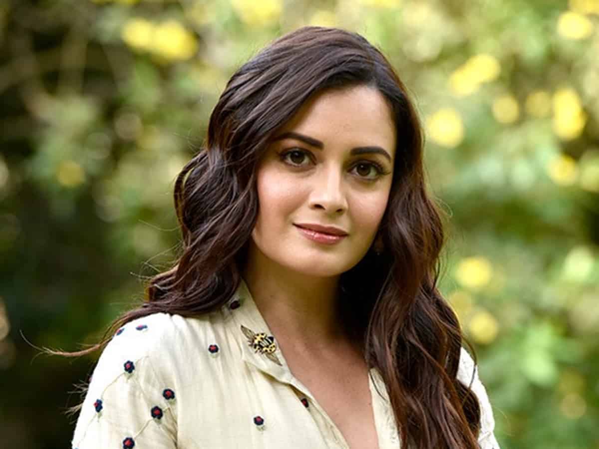 dia mirza