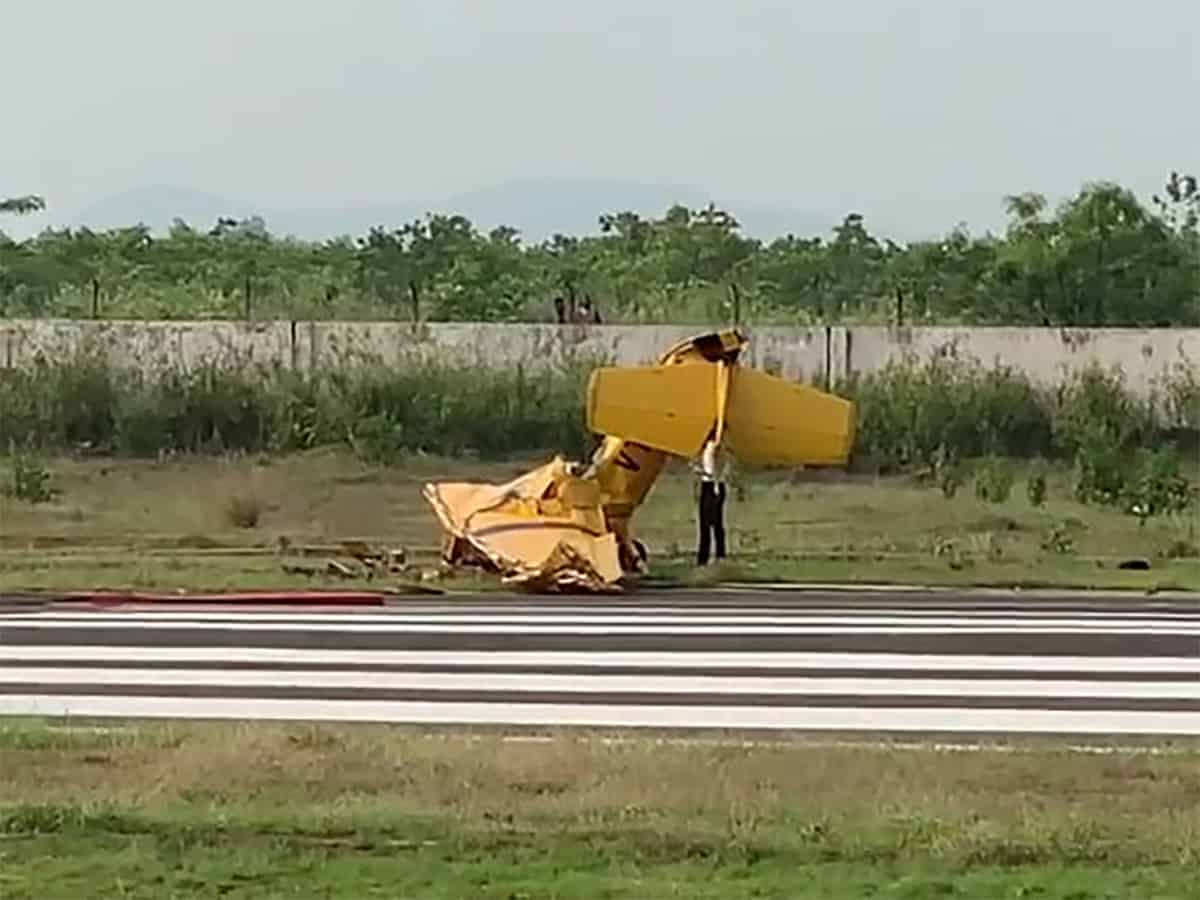plane crashes