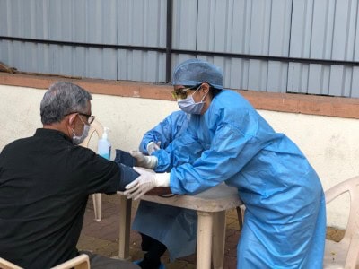 523 new cases take J&K Covid-19 tally to 17,305 (LEAD)