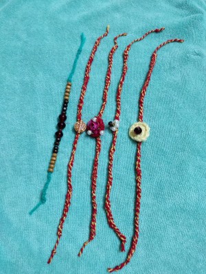 Himachal women make 'rakhis' to help India become self-reliant'