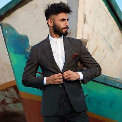 Karan Jotwani and Pratibha Ranta are yoga buddies