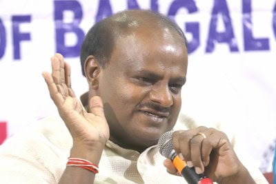 'Poached MLAs itself': Kumaraswamy slams Congress over Raj crisis