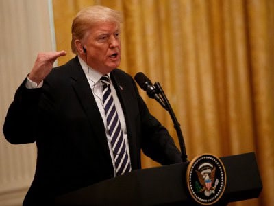 Trump denies intention to delay Nov election (Ld)