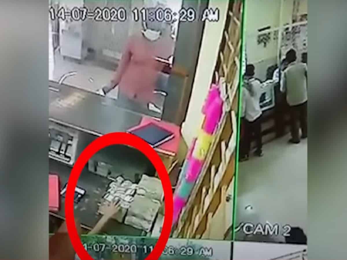 Boy steals Rs 10 lakh