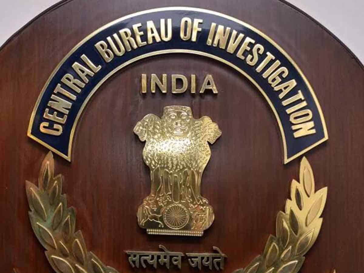 CBI arrests 2 HDFC Bank staff in Rs 2L graft case
