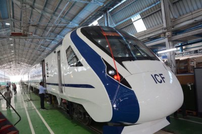 Railways cancels tender for manufacturing 44 Vande Bharat Express rakes (Ld)