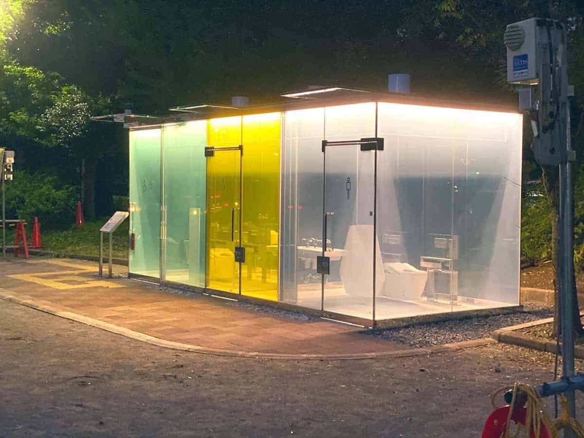 Transparent Loo