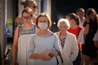 Poland reintroduces restrictions following COVID-19 spike