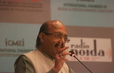 Rahul, Priyanka, Azad condole death of Amar Singh (Ld)
