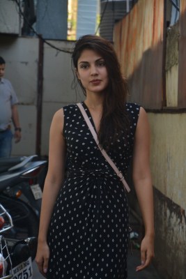SC denies interim protection to Rhea in case filed by Patna police