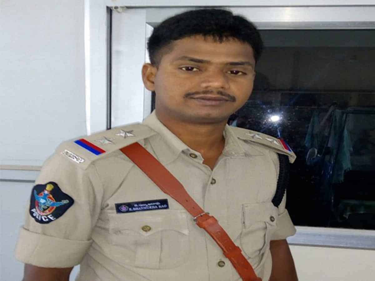 SI shot dead himself with his own service gun in Visakhapatnam