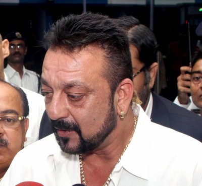 Sanjay Dutt to have initial treatment in Mumbai: Maanayata issues statement