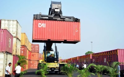 Sequential contraction in India's merchandise exports eases in July (Ld)