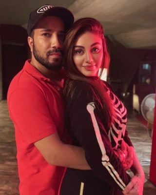Shefali Jariwala, Mika Singh unite for remake of a nineties hit song