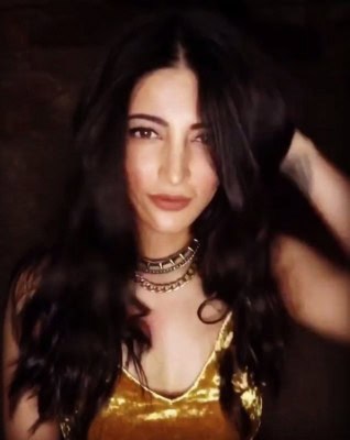 Shruti Haasan on working with family in a film