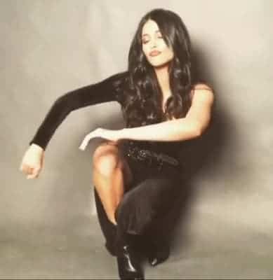 Shruti shows how single life in lockdown looks like