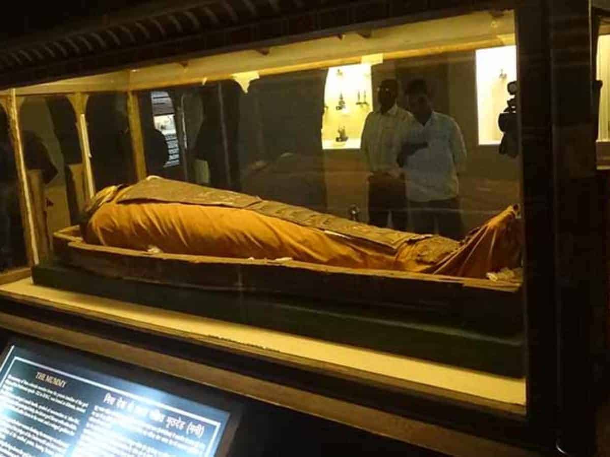 2,400-yr-old mummy in Jaipur enjoys fresh air after 130 years