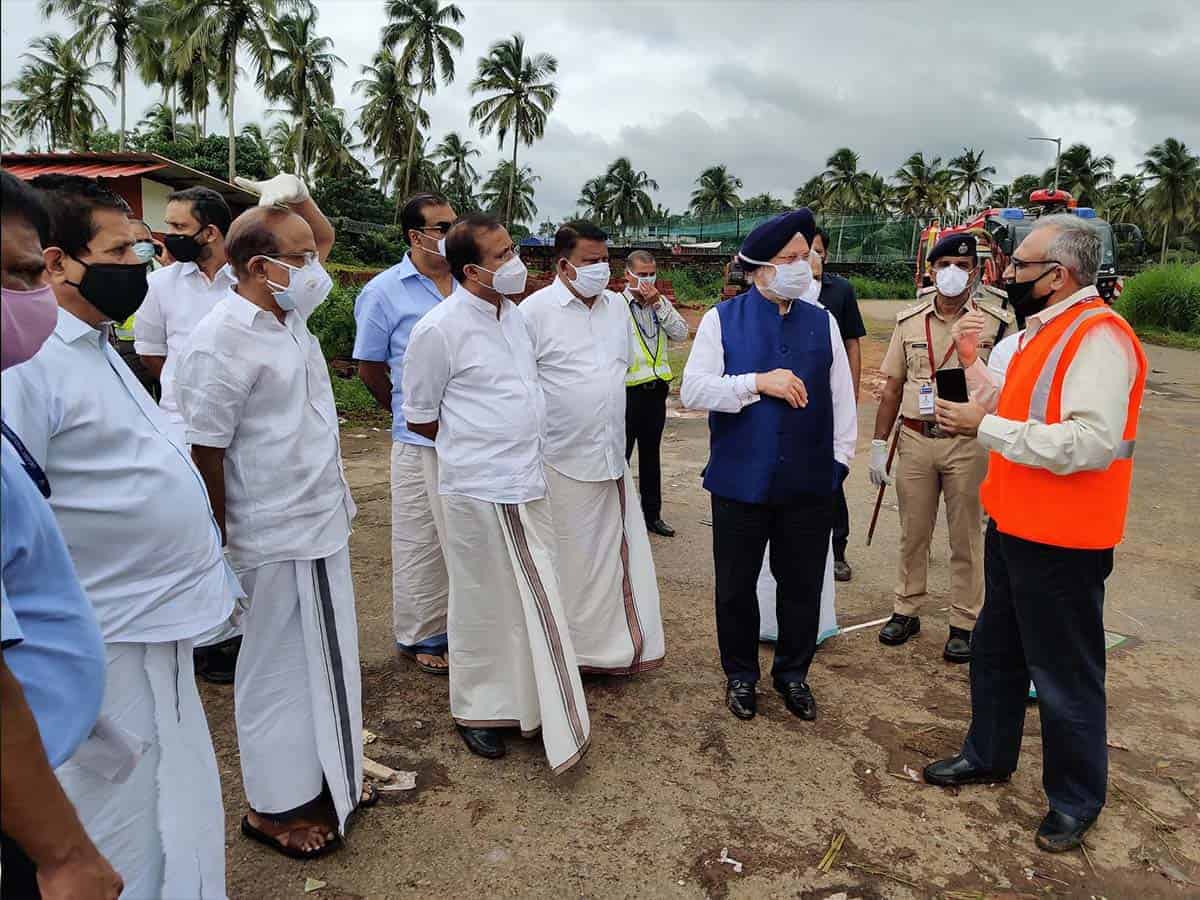 Kerala plane crash: Centre to give Rs 10 lakhs to kin of deceased as interim relief, Rs 2 lakhs to seriously injured