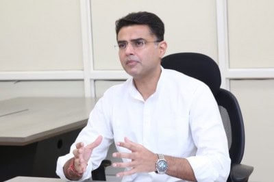 Pilot supports Rahul Gandhi's views on economy, jobs