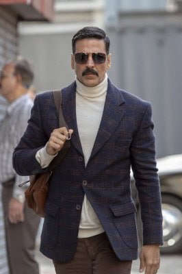 Akshay Kumar, 'Bellbottom' unit work double shift in Scotland