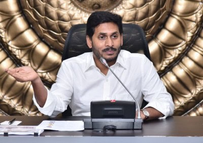 Andhra CM, Governor condole Suresh Angadi's death