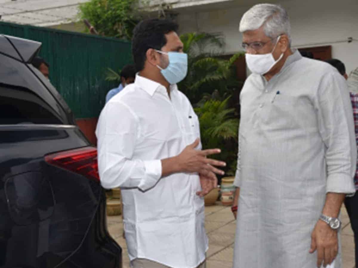 Andhra CM invites Union Jal Shakti Minister to visit Polavaram