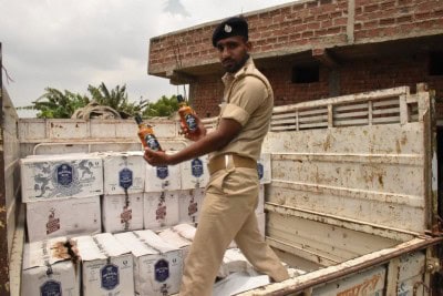 Cop among two injured in clash in Bihar