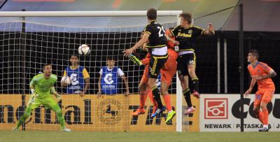 Goalkeeper Alves to miss Flamengo's Copa Libertadores return