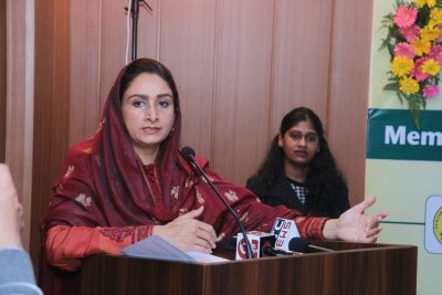Harsimrat resigns from Union Cabinet over farm Bills